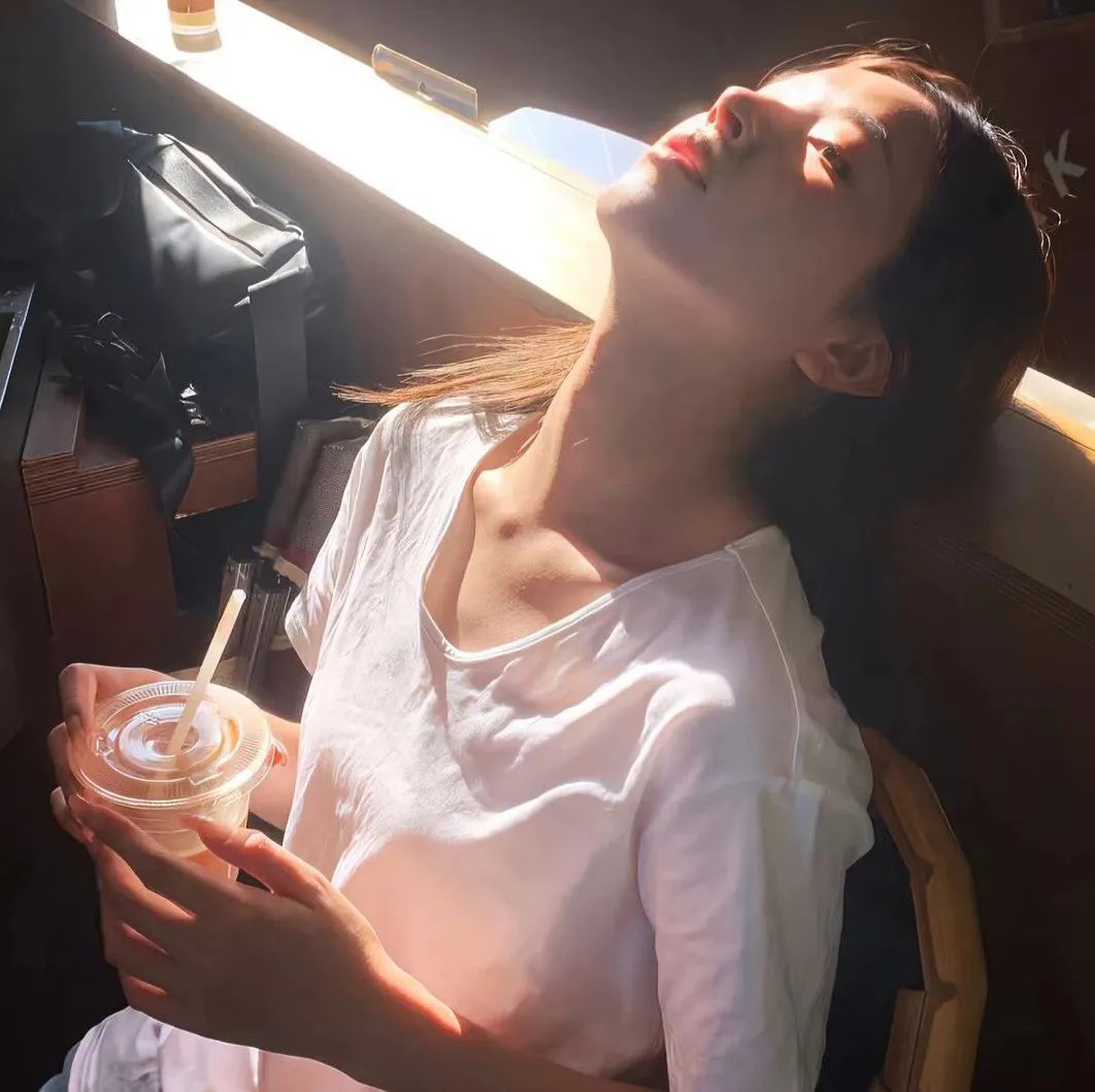 迷幻黑彩虹